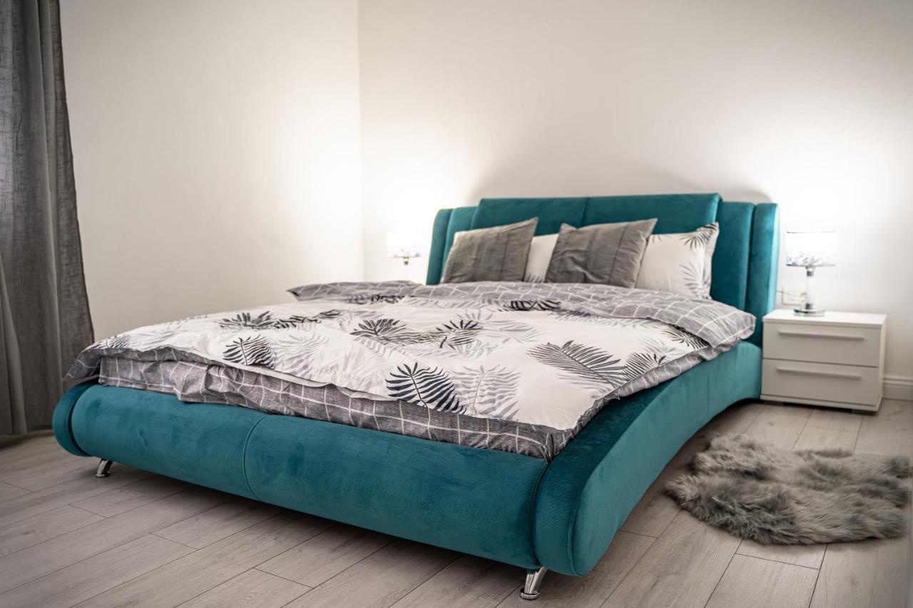 Cozy Apartment In Dumbravita Dumbravita  Bagian luar foto