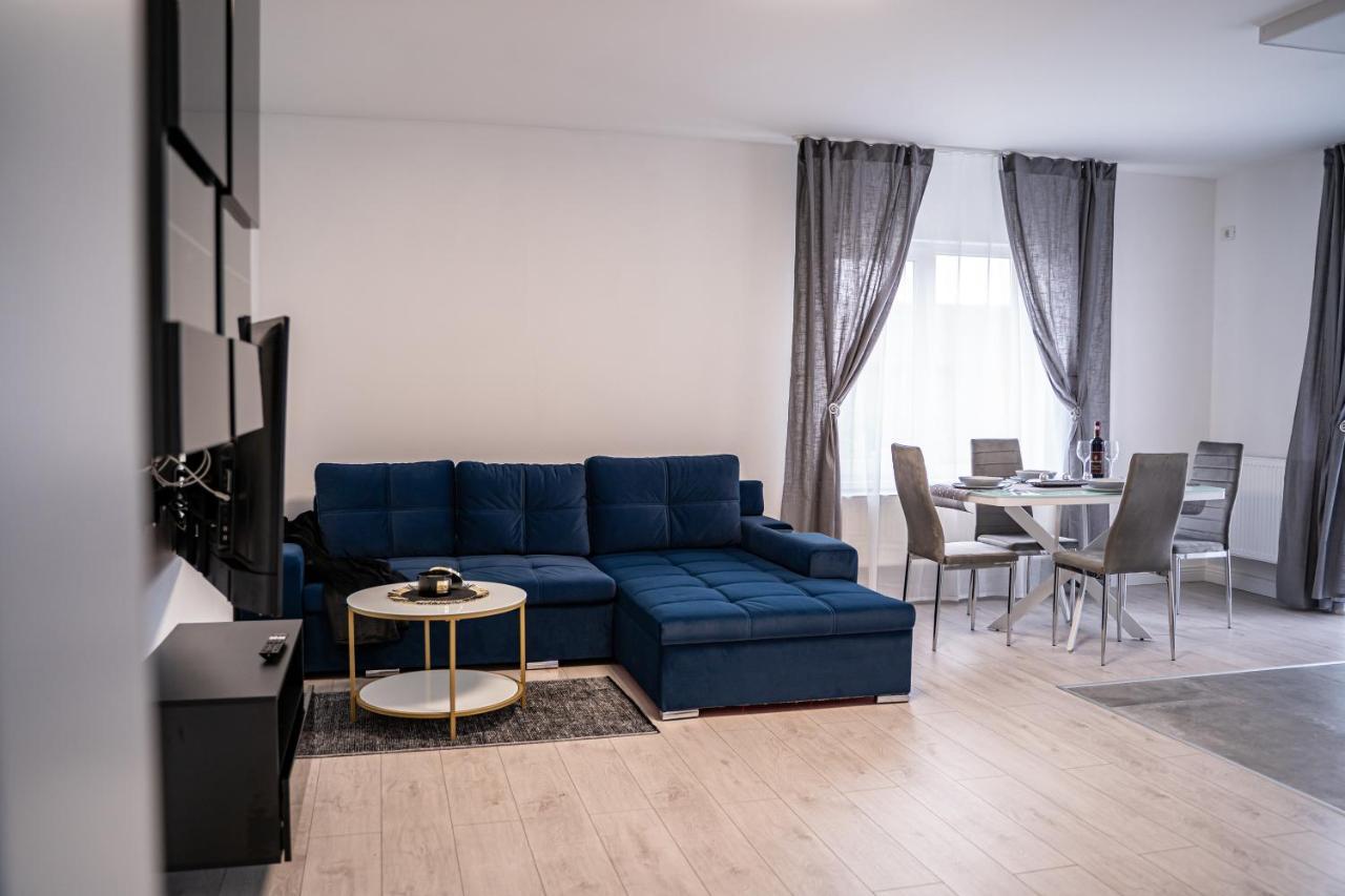 Cozy Apartment In Dumbravita Dumbravita  Bagian luar foto